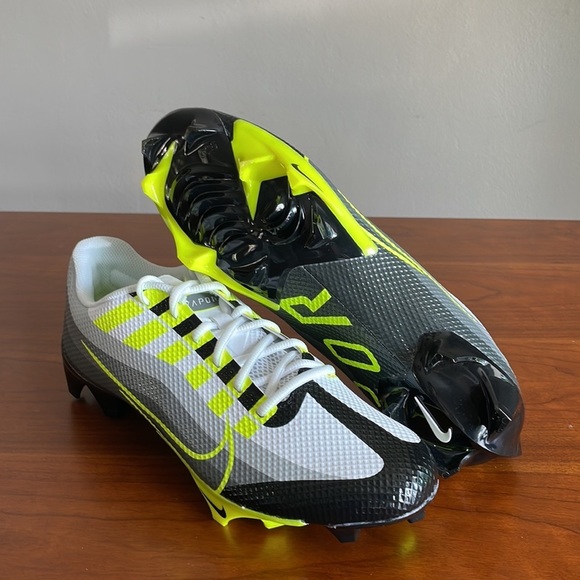 Nike Vapor Edge Speed 360 Neon Volt DQ5110-071 Football Cleats Men’s Size 10.5